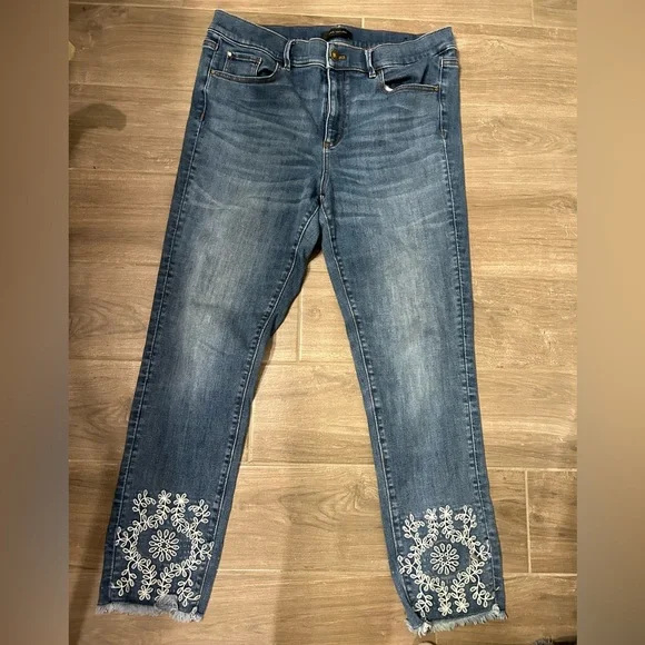 Size 12 Ann Taylor The Skinny Embroidered Jeans - Picture 1 of 1